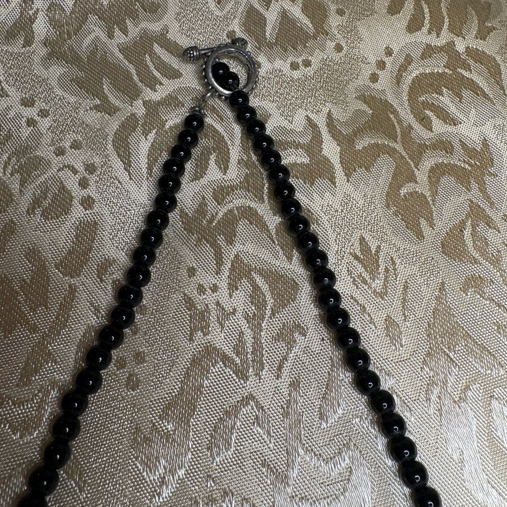 Beautiful Unique Stone Beaded Necklace 19” - Picture 4 of 6